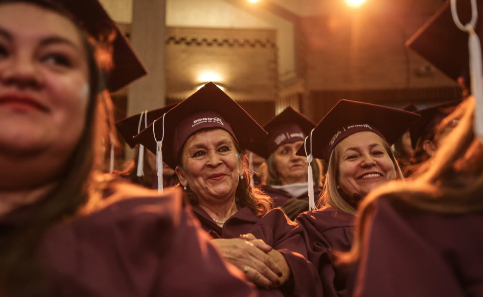Mujeres se graduadas de los cursos de los Centros de Inclusión Digital