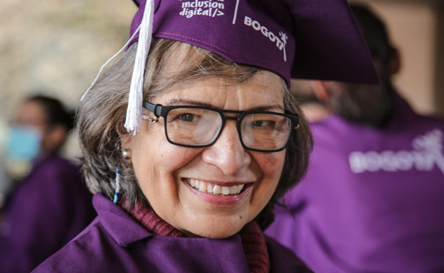 Mujeres se graduadas de los cursos de los Centros de Inclusión Digital