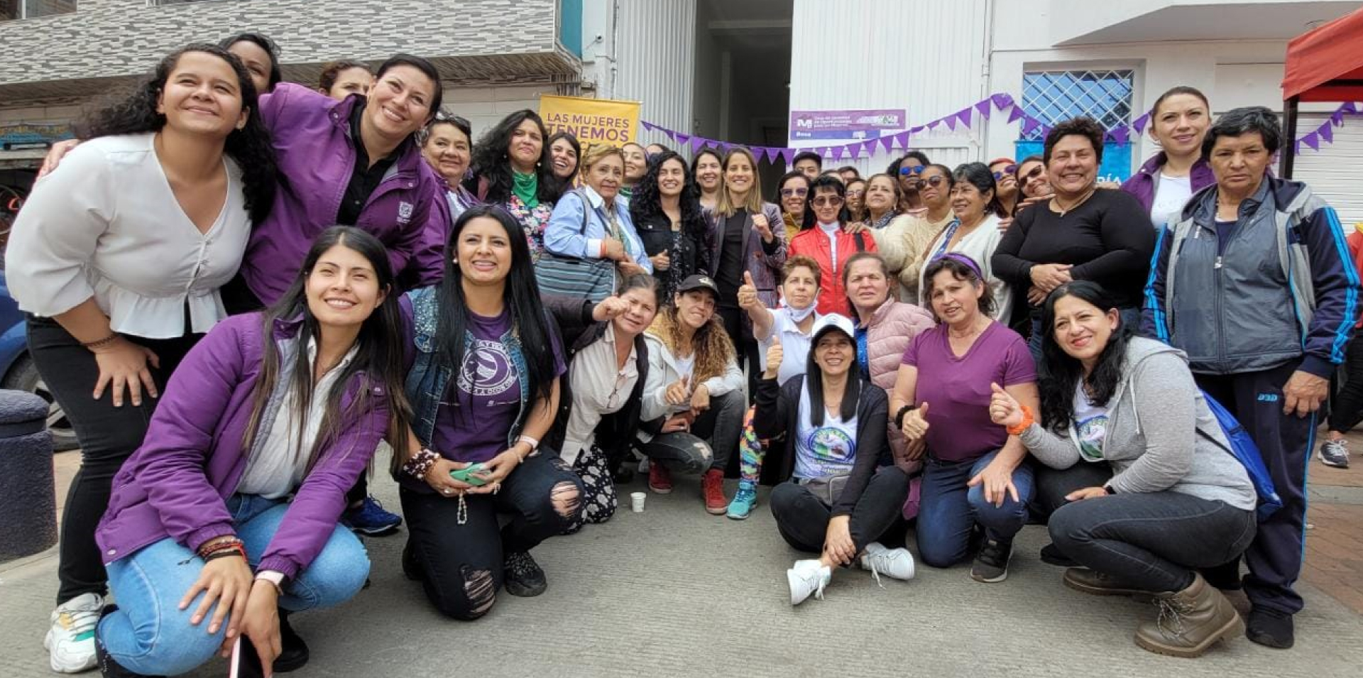 Mujeres de la localidad de Bosa en muestra gastronómica, cultural y artesanal