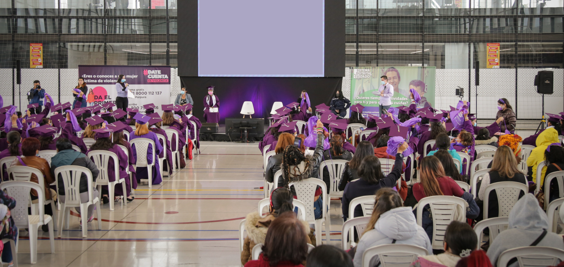Mujeres graduadas en el evento de 25N - Día internacional de la eliminación de la violencia contra las muejeres