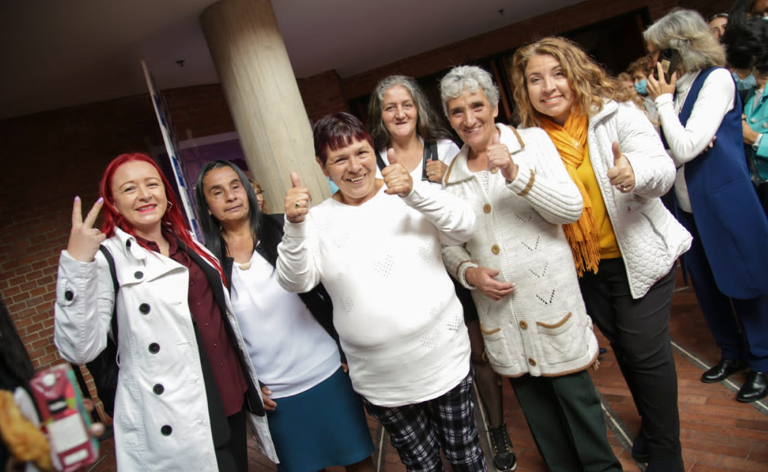 Mujeres que se graduaron como empresarias solidarias