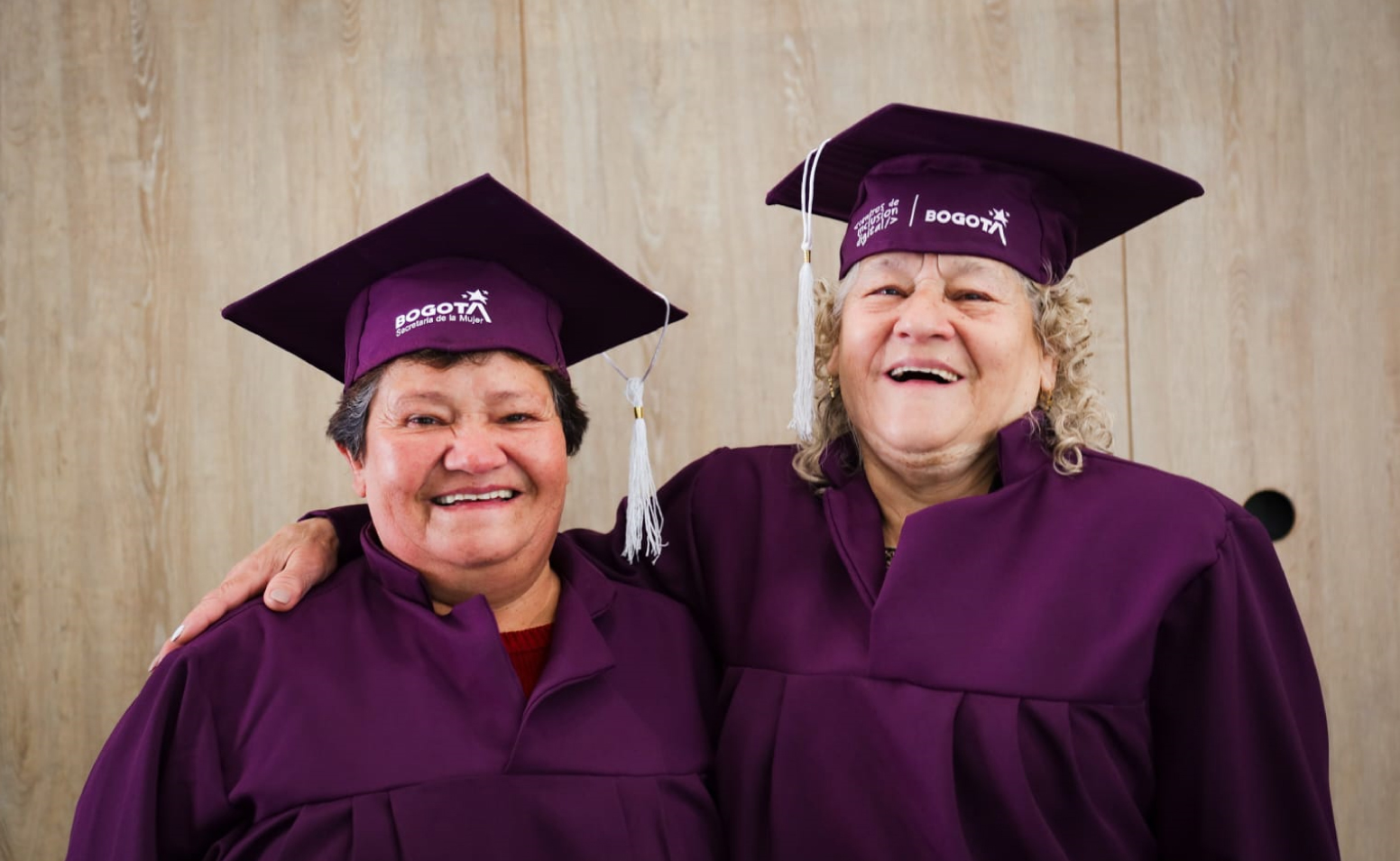 Mujeres graduada de centros de inclusión digital