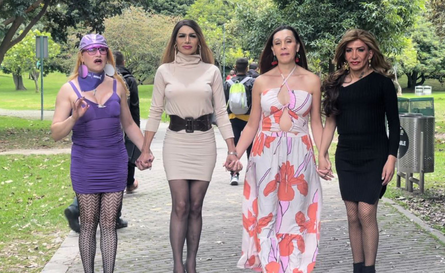 Mujeres en conmemoración de la vida de la personas trans