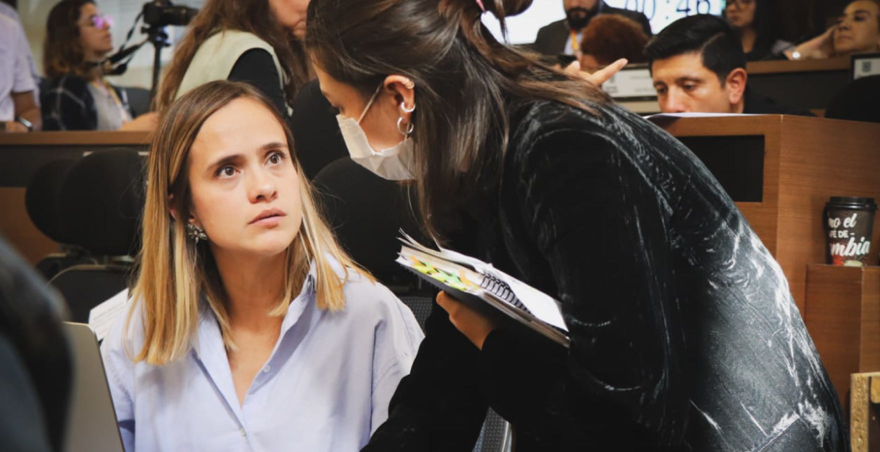 Laura Tami Leal - Secretaria de la Mujer de Bogotá, con asesor de despacho