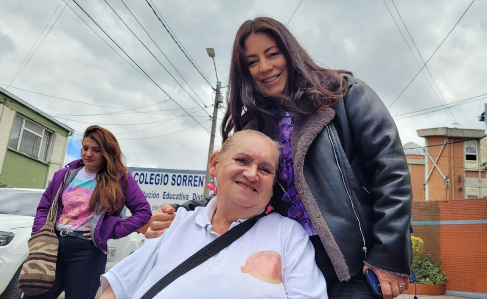 Mujeres en inauguración de la nueva sede se la CIOM de Puente Aranda