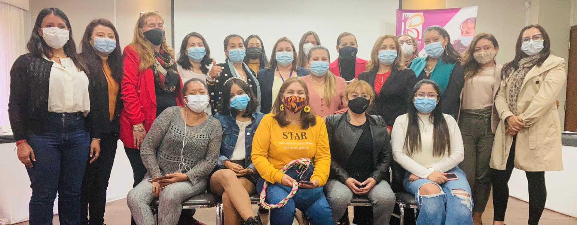 Grupo de mujeres integrantes de bancadas femeninas de juntas de acción comunal