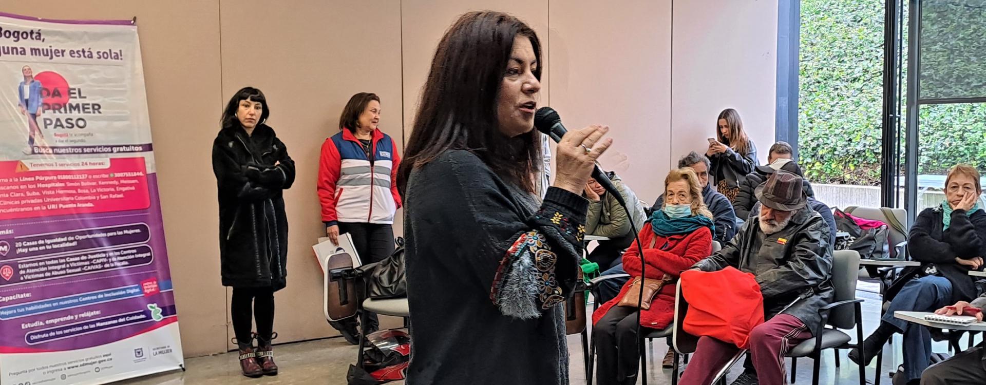 Mujer líder en Escuela de formación y capacitación continuada para víctimas del conflicto armado interno