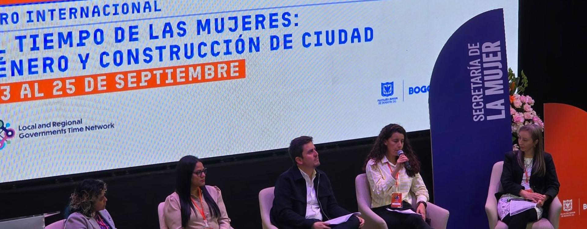 Panelistas del foro