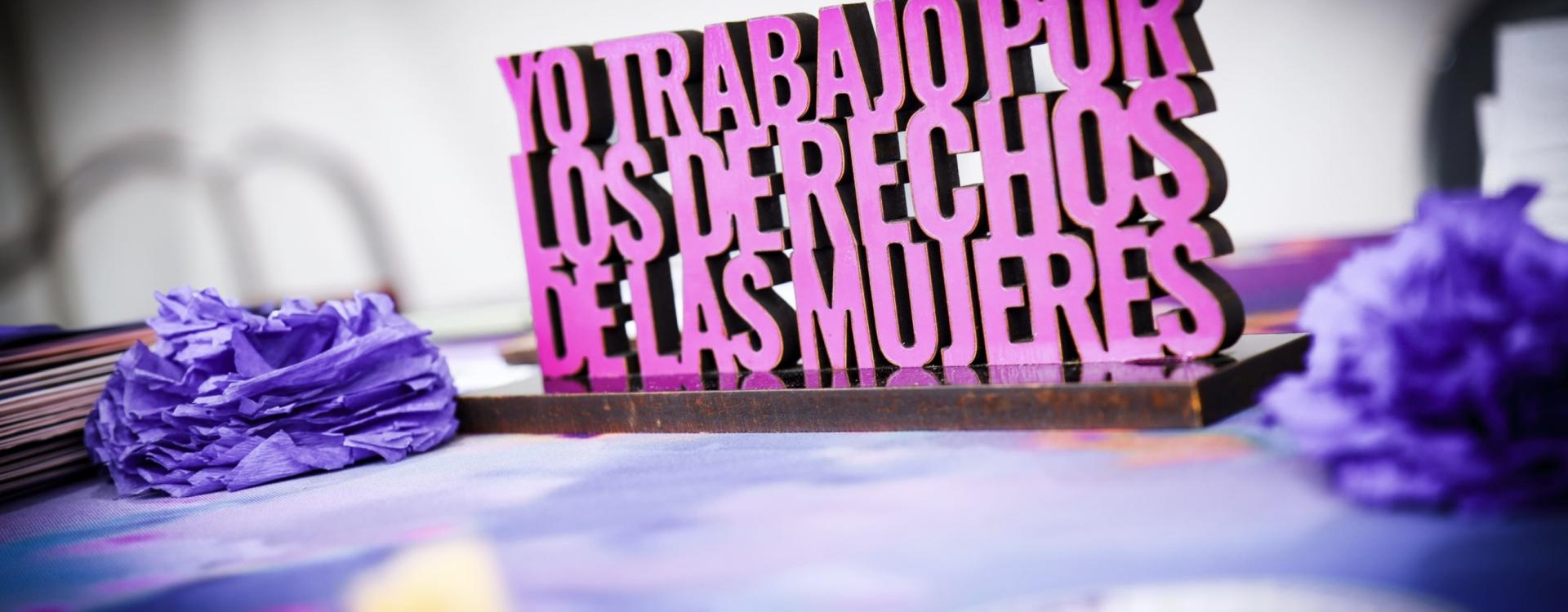 Yo trabajo por los derechos de las mujeres 