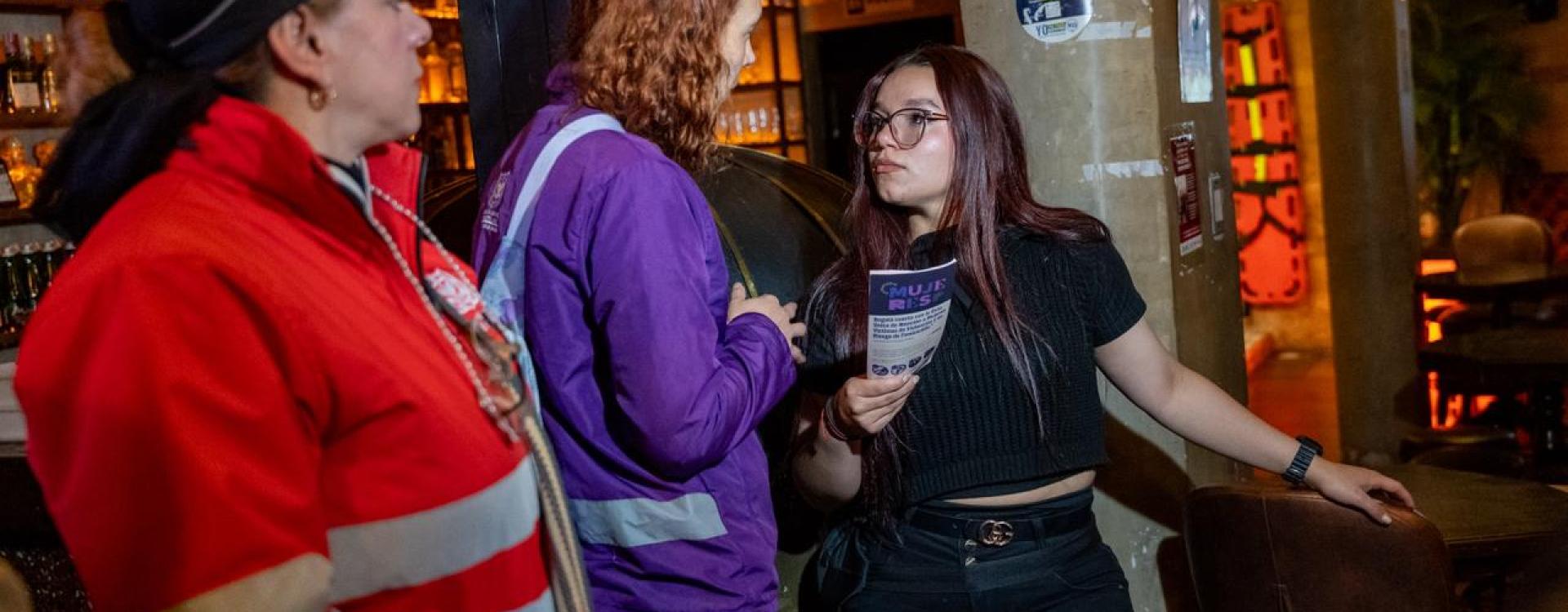 Enlace SOFIA brinda información en espacio público