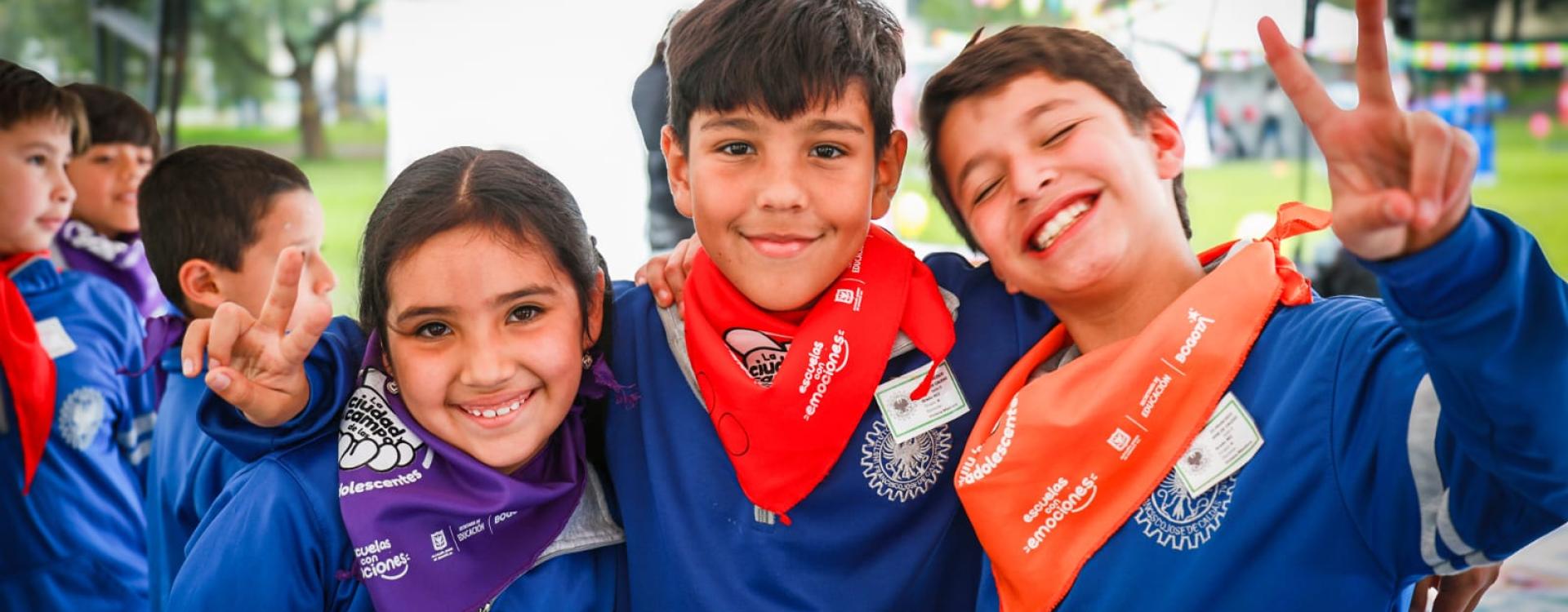 ¿Quién prepara la comida en casa? ¿Quién recuerda las citas médicas o cuida a una persona cuando se enferma? Las respuestas a estas preguntas revelan cómo se distribuyen las tareas de cuidado dentro de las familias y qué mensajes reciben niñas y niños sobre los roles de mujeres y hombres. Con el propósito de promover relaciones más igualitarias desde la infancia, el Programa de Transformaciones Culturales de la Secretaría Distrital de la Mujer comparte cinco acciones prácticas para identificar y transforma