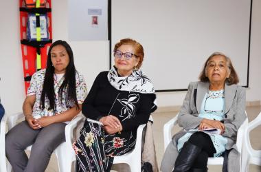 Los Decálogos por el Cuidado son manifiestos en los que lideresas comunitarias, campesinas, mujeres con discapacidad, lesbianas, bisexuales y trans, y mujeres negras y afrodescendientes, formularon propuestas para incidir en el Cuidado en Bogotá