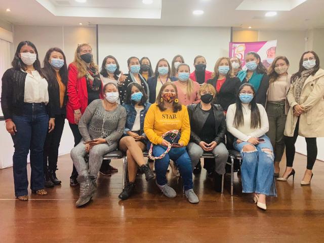 Grupo de mujeres integrantes de bancadas femeninas de juntas de acción comunal