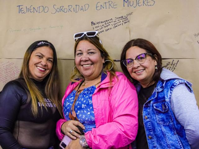 Mujeres en encuentro que destacó la resiliencia