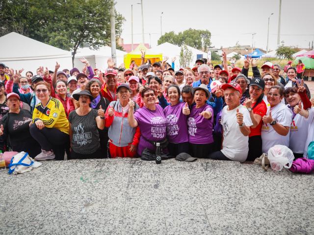 Mujeres en evento de 8 de marzo en plaza de bosa