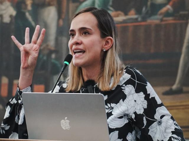 Laura Tami, Secretaria de la Mujer de Bogotá en concejo