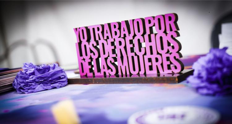 Yo trabajo por los derechos de las mujeres 