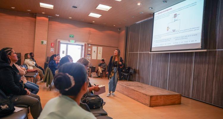 SEÑA dando capacitación ICFES