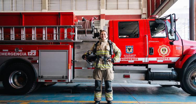 Mujer Bombera 
