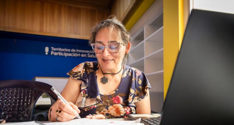 Mujeres participan de una clase en uno de los CID que tiene la SDMujer de Bogotá.